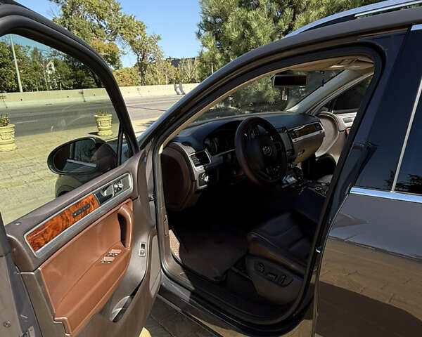 Коричневый Фольксваген Туарег, объемом двигателя 3.6 л и пробегом 206 тыс. км за 20000 $, фото 4 на Automoto.ua