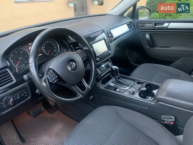 Коричневий Фольксваген Туарег, об'ємом двигуна 2.97 л та пробігом 333 тис. км за 17700 $, фото 5 на Automoto.ua