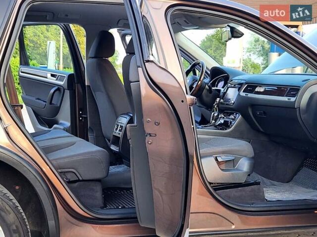 Коричневий Фольксваген Туарег, об'ємом двигуна 2.97 л та пробігом 130 тис. км за 22300 $, фото 51 на Automoto.ua