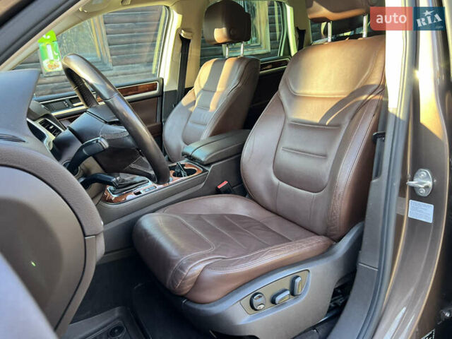 Коричневий Фольксваген Туарег, об'ємом двигуна 3 л та пробігом 245 тис. км за 17999 $, фото 38 на Automoto.ua