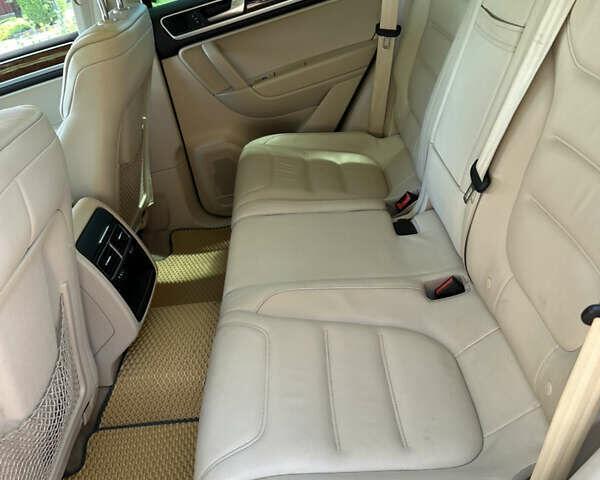 Коричневий Фольксваген Туарег, об'ємом двигуна 3 л та пробігом 280 тис. км за 16500 $, фото 16 на Automoto.ua