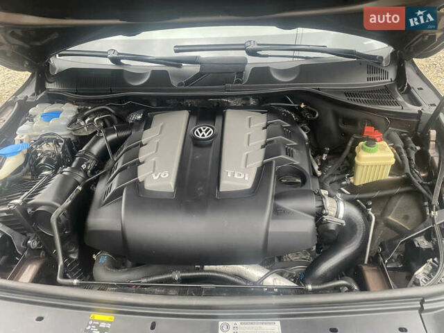 Коричневий Фольксваген Туарег, об'ємом двигуна 2.97 л та пробігом 348 тис. км за 20500 $, фото 43 на Automoto.ua