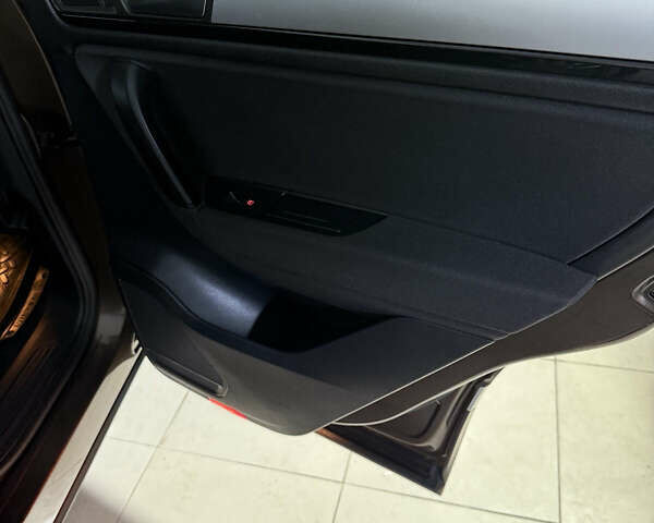 Коричневый Фольксваген Туарег, объемом двигателя 2.97 л и пробегом 174 тыс. км за 18500 $, фото 15 на Automoto.ua