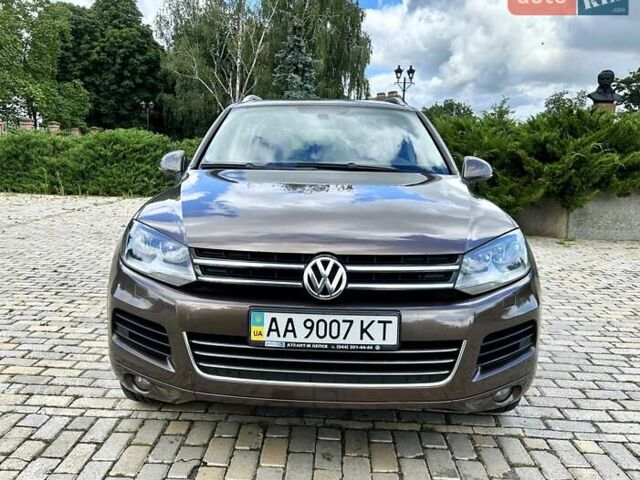 Коричневий Фольксваген Туарег, об'ємом двигуна 2.97 л та пробігом 247 тис. км за 16300 $, фото 4 на Automoto.ua