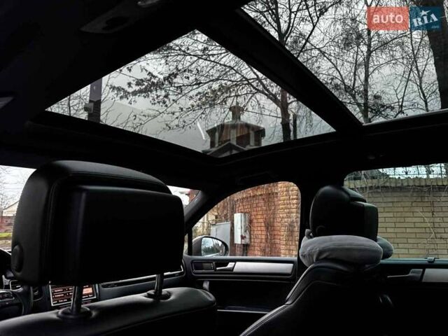 Коричневий Фольксваген Туарег, об'ємом двигуна 3 л та пробігом 296 тис. км за 19390 $, фото 28 на Automoto.ua