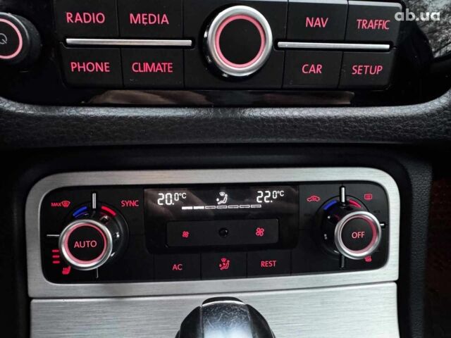 Коричневий Фольксваген Туарег, об'ємом двигуна 3 л та пробігом 296 тис. км за 19390 $, фото 19 на Automoto.ua