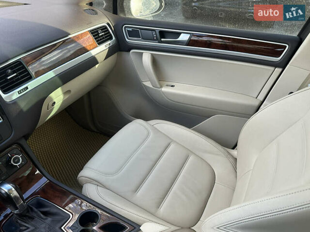 Коричневий Фольксваген Туарег, об'ємом двигуна 2.97 л та пробігом 175 тис. км за 19800 $, фото 11 на Automoto.ua