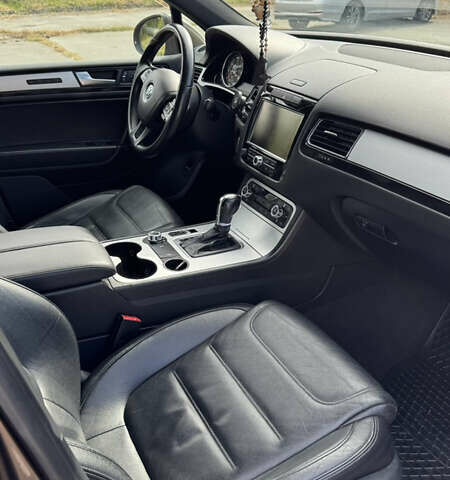 Коричневый Фольксваген Туарег, объемом двигателя 3 л и пробегом 230 тыс. км за 19200 $, фото 19 на Automoto.ua