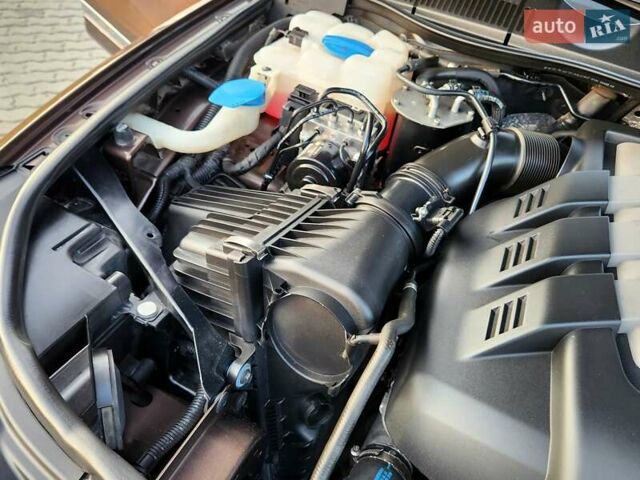 Коричневий Фольксваген Туарег, об'ємом двигуна 2.97 л та пробігом 130 тис. км за 22300 $, фото 48 на Automoto.ua