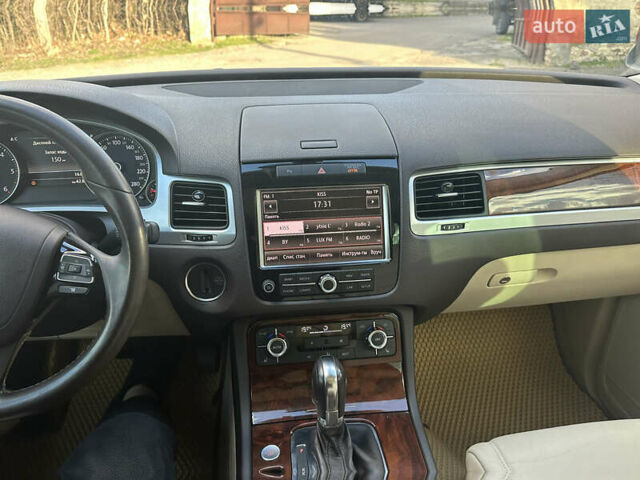 Коричневий Фольксваген Туарег, об'ємом двигуна 2.97 л та пробігом 175 тис. км за 19800 $, фото 12 на Automoto.ua