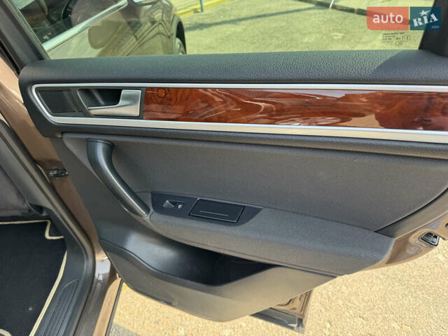 Коричневый Фольксваген Туарег, объемом двигателя 2.97 л и пробегом 214 тыс. км за 17490 $, фото 38 на Automoto.ua