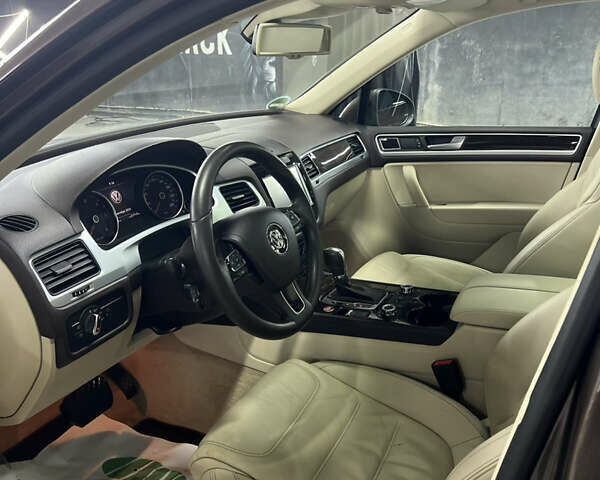 Коричневий Фольксваген Туарег, об'ємом двигуна 2.97 л та пробігом 207 тис. км за 23999 $, фото 11 на Automoto.ua