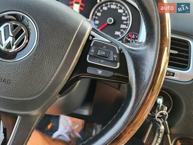 Коричневий Фольксваген Туарег, об'ємом двигуна 2.97 л та пробігом 130 тис. км за 22300 $, фото 34 на Automoto.ua