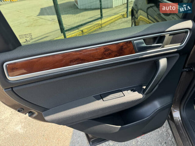 Коричневый Фольксваген Туарег, объемом двигателя 2.97 л и пробегом 214 тыс. км за 17490 $, фото 30 на Automoto.ua