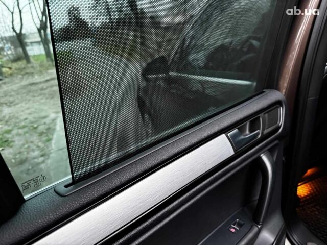 Коричневий Фольксваген Туарег, об'ємом двигуна 3 л та пробігом 296 тис. км за 19390 $, фото 25 на Automoto.ua