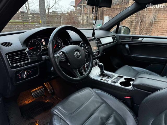 Коричневий Фольксваген Туарег, об'ємом двигуна 3 л та пробігом 296 тис. км за 19390 $, фото 12 на Automoto.ua