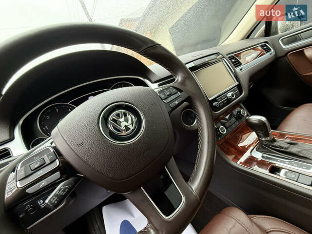 Коричневый Фольксваген Туарег, объемом двигателя 3 л и пробегом 225 тыс. км за 17999 $, фото 21 на Automoto.ua