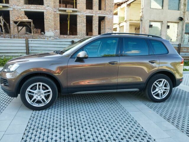 Коричневый Фольксваген Туарег, объемом двигателя 3 л и пробегом 235 тыс. км за 20998 $, фото 2 на Automoto.ua