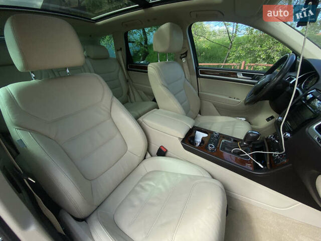 Коричневий Фольксваген Туарег, об'ємом двигуна 2.97 л та пробігом 348 тис. км за 20500 $, фото 17 на Automoto.ua