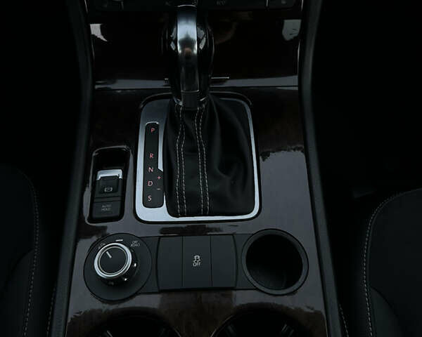 Коричневый Фольксваген Туарег, объемом двигателя 3 л и пробегом 192 тыс. км за 23500 $, фото 25 на Automoto.ua