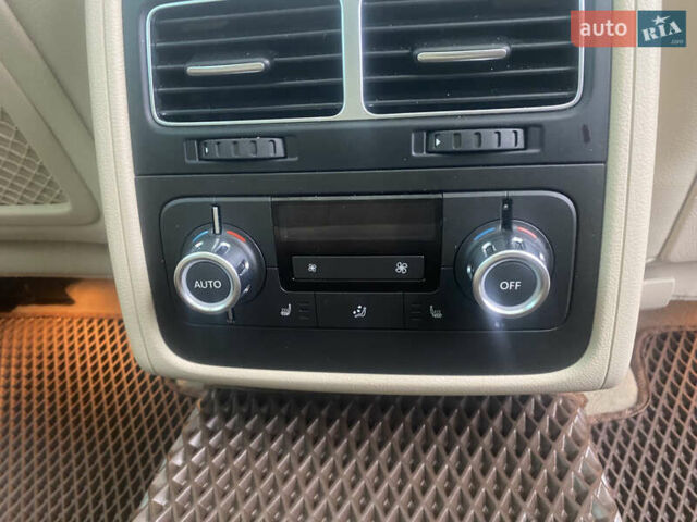 Коричневий Фольксваген Туарег, об'ємом двигуна 2.97 л та пробігом 348 тис. км за 20500 $, фото 42 на Automoto.ua