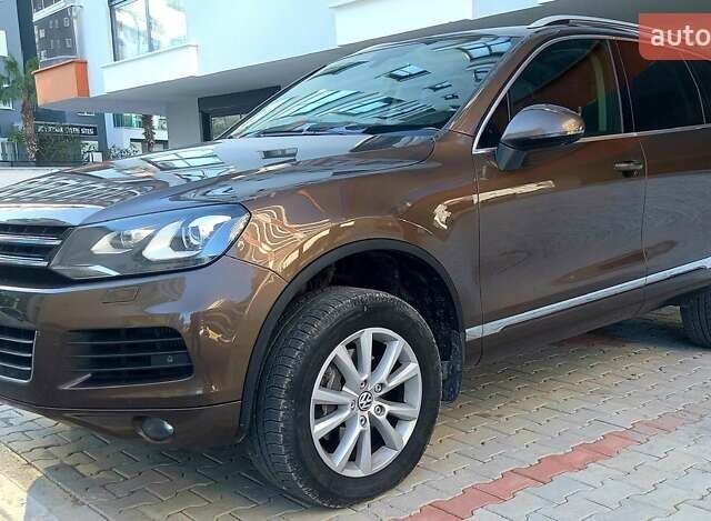 Коричневий Фольксваген Туарег, об'ємом двигуна 2.97 л та пробігом 227 тис. км за 19000 $, фото 4 на Automoto.ua