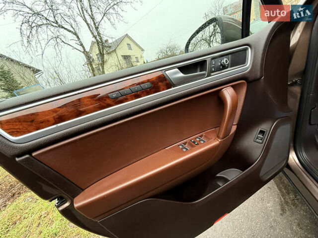 Коричневый Фольксваген Туарег, объемом двигателя 3 л и пробегом 225 тыс. км за 17999 $, фото 27 на Automoto.ua