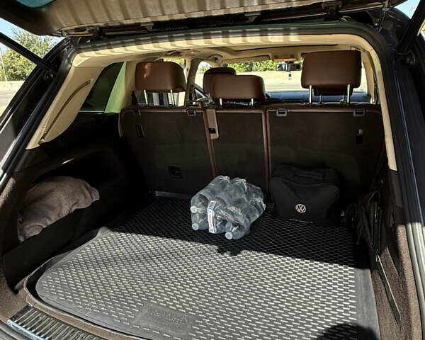 Коричневый Фольксваген Туарег, объемом двигателя 3.6 л и пробегом 206 тыс. км за 20000 $, фото 6 на Automoto.ua