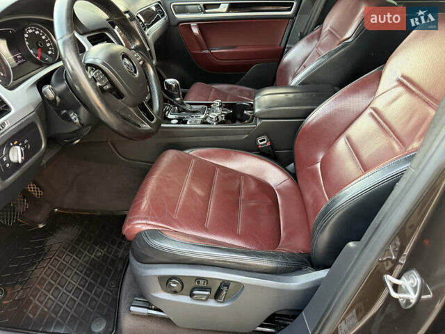 Коричневый Фольксваген Туарег, объемом двигателя 2.97 л и пробегом 228 тыс. км за 18200 $, фото 10 на Automoto.ua