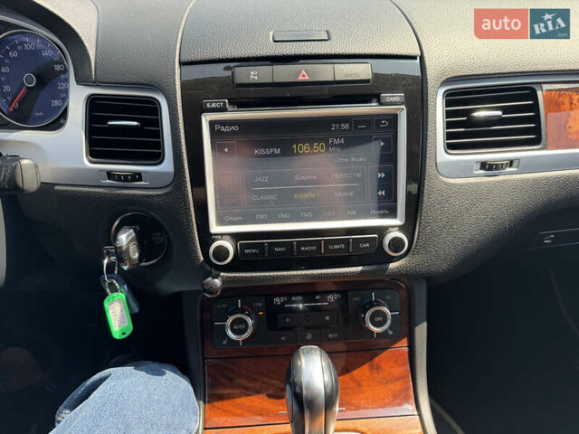 Коричневый Фольксваген Туарег, объемом двигателя 2.97 л и пробегом 214 тыс. км за 17490 $, фото 25 на Automoto.ua