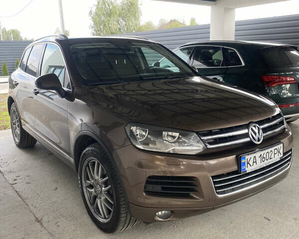 Коричневый Фольксваген Туарег, объемом двигателя 2.97 л и пробегом 174 тыс. км за 18500 $, фото 3 на Automoto.ua