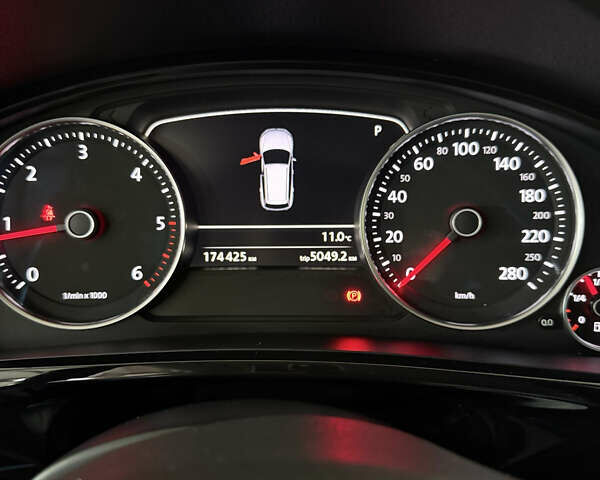 Коричневый Фольксваген Туарег, объемом двигателя 2.97 л и пробегом 174 тыс. км за 18500 $, фото 16 на Automoto.ua