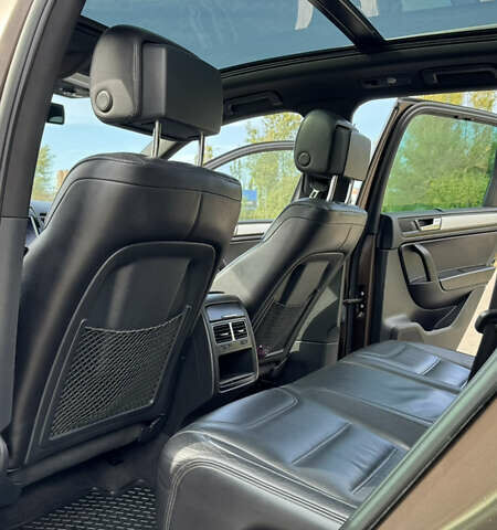 Коричневый Фольксваген Туарег, объемом двигателя 3 л и пробегом 230 тыс. км за 19200 $, фото 20 на Automoto.ua