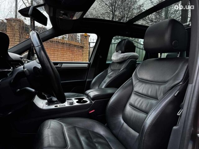 Коричневий Фольксваген Туарег, об'ємом двигуна 3 л та пробігом 296 тис. км за 19390 $, фото 23 на Automoto.ua