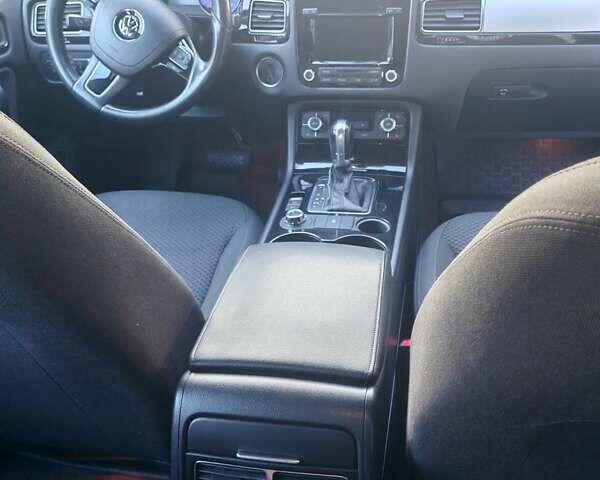 Коричневий Фольксваген Туарег, об'ємом двигуна 3 л та пробігом 319 тис. км за 14900 $, фото 14 на Automoto.ua