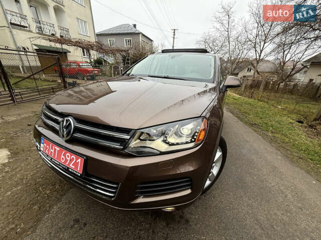 Коричневый Фольксваген Туарег, объемом двигателя 3 л и пробегом 225 тыс. км за 17999 $, фото 1 на Automoto.ua