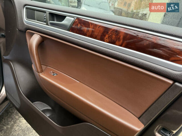 Коричневый Фольксваген Туарег, объемом двигателя 3 л и пробегом 225 тыс. км за 17999 $, фото 40 на Automoto.ua