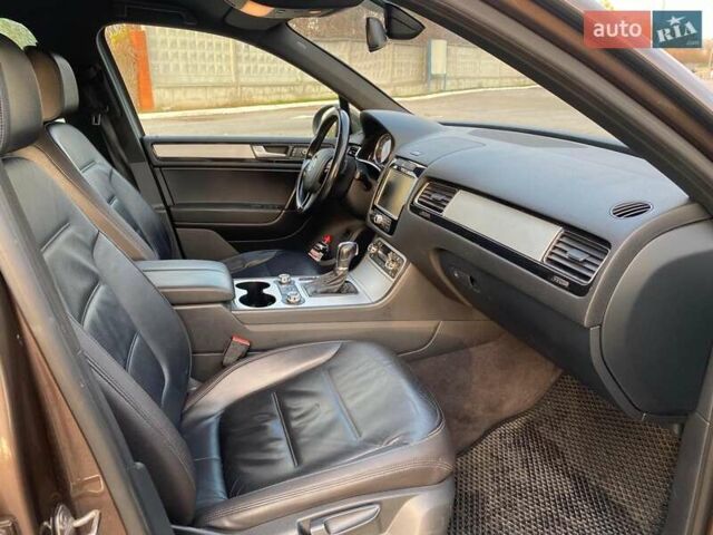 Коричневый Фольксваген Туарег, объемом двигателя 3 л и пробегом 241 тыс. км за 17100 $, фото 6 на Automoto.ua