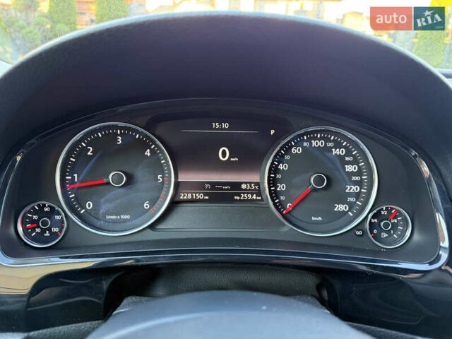 Коричневый Фольксваген Туарег, объемом двигателя 2.97 л и пробегом 228 тыс. км за 25500 $, фото 11 на Automoto.ua