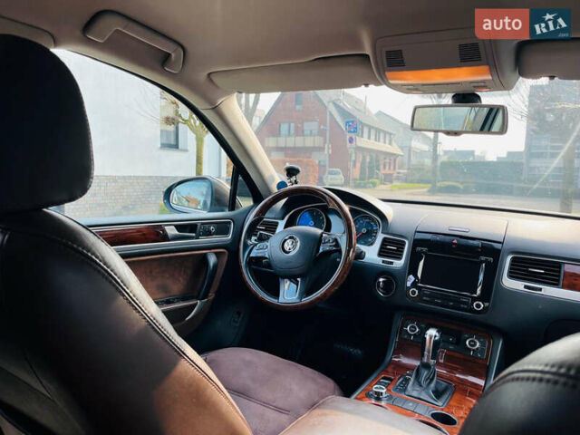 Коричневый Фольксваген Туарег, объемом двигателя 3 л и пробегом 175 тыс. км за 19000 $, фото 4 на Automoto.ua
