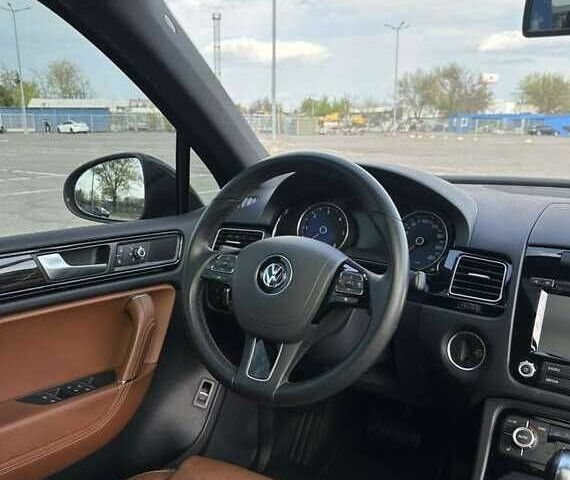 Коричневый Фольксваген Туарег, объемом двигателя 3 л и пробегом 80 тыс. км за 17500 $, фото 10 на Automoto.ua