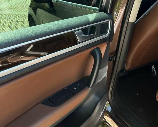 Коричневий Фольксваген Туарег, об'ємом двигуна 2.97 л та пробігом 190 тис. км за 24200 $, фото 18 на Automoto.ua