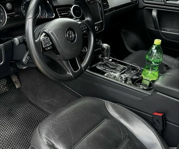 Коричневый Фольксваген Туарег, объемом двигателя 3 л и пробегом 330 тыс. км за 17500 $, фото 4 на Automoto.ua