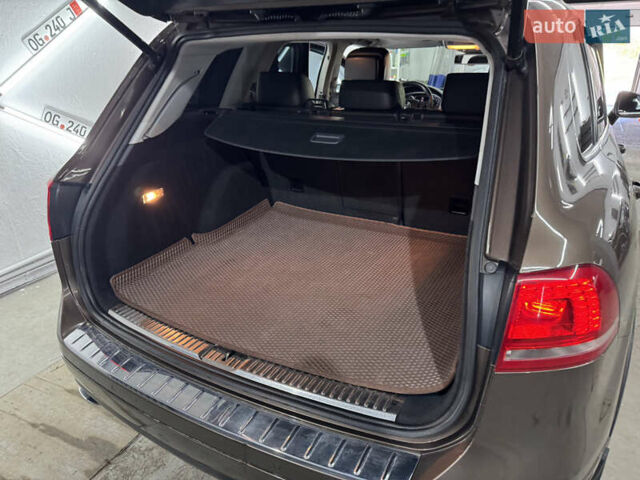 Коричневый Фольксваген Туарег, объемом двигателя 2.97 л и пробегом 300 тыс. км за 21300 $, фото 53 на Automoto.ua