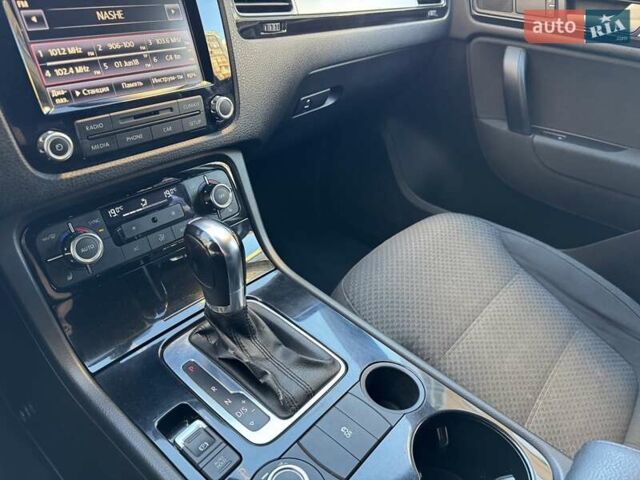 Коричневый Фольксваген Туарег, объемом двигателя 2.97 л и пробегом 208 тыс. км за 19800 $, фото 21 на Automoto.ua