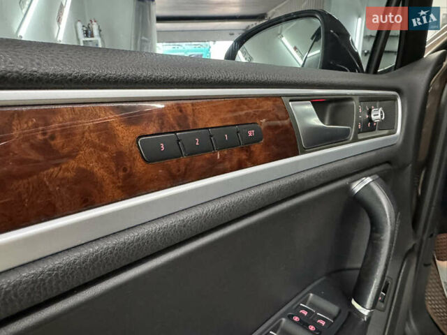 Коричневый Фольксваген Туарег, объемом двигателя 2.97 л и пробегом 300 тыс. км за 21300 $, фото 26 на Automoto.ua