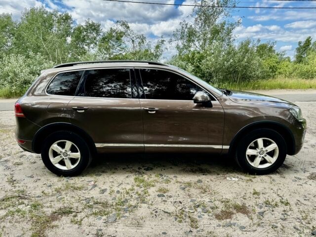 Коричневый Фольксваген Туарег, объемом двигателя 3 л и пробегом 330 тыс. км за 17500 $, фото 6 на Automoto.ua