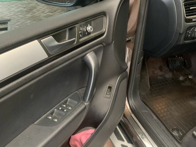 Коричневый Фольксваген Туарег, объемом двигателя 3 л и пробегом 106 тыс. км за 23000 $, фото 14 на Automoto.ua