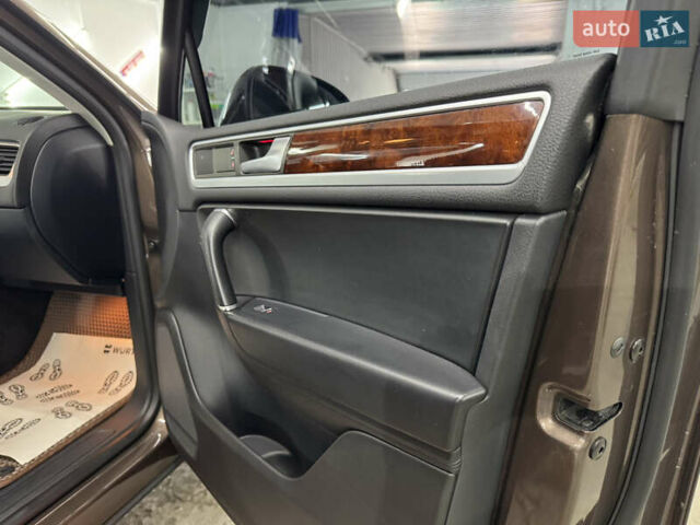 Коричневый Фольксваген Туарег, объемом двигателя 2.97 л и пробегом 300 тыс. км за 21300 $, фото 29 на Automoto.ua