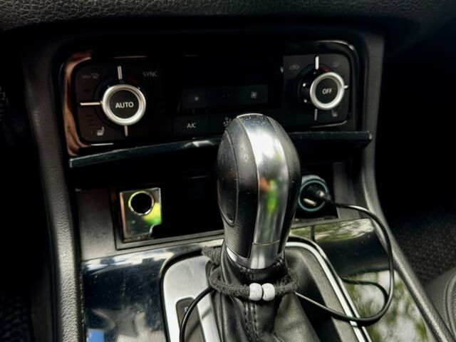 Коричневый Фольксваген Туарег, объемом двигателя 3 л и пробегом 330 тыс. км за 17500 $, фото 3 на Automoto.ua